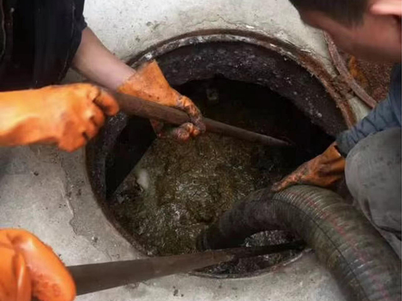 忻府清理化粪池时如何避免沼气的危害?